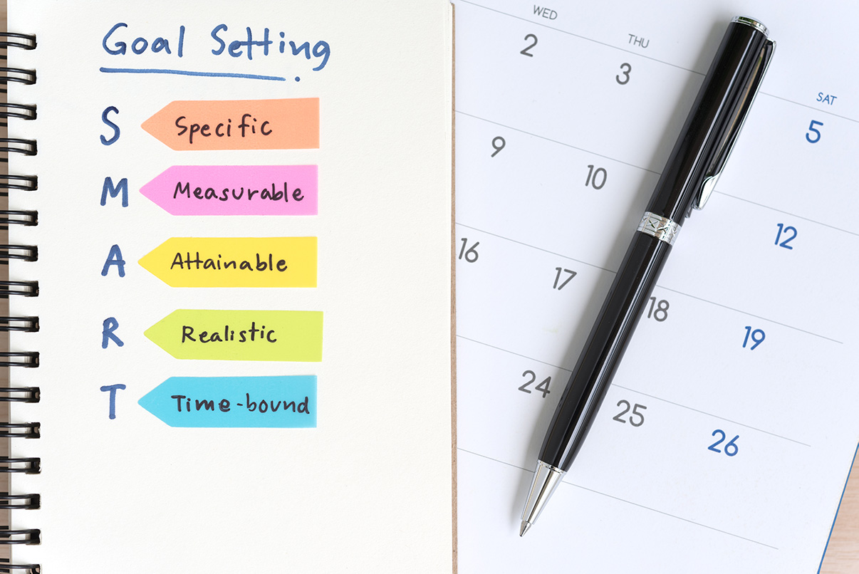 smart-goals-setting-acronyms-notebook-with-calendar